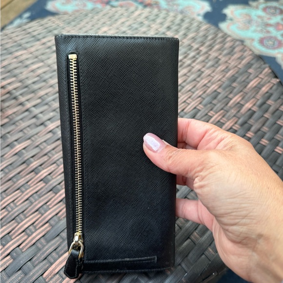 100% authentic Large Saffiano Leather Wallet excellent condition,barely used. - Picture 4 of 4